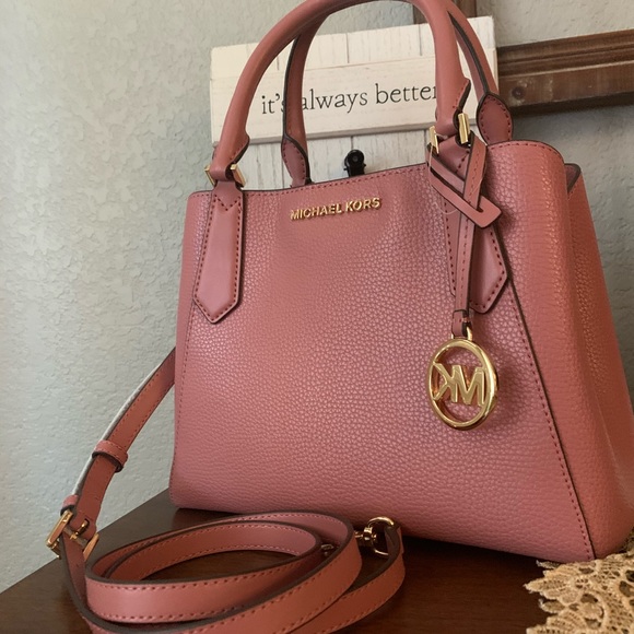 Michael Kors Handbags - New MK satchel/ crossbody 💖last one ❣️